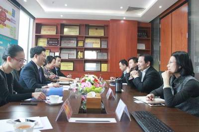 廣東財(cái)經(jīng)大學(xué)王先慶教授團(tuán)隊(duì)蒞臨廣貿(mào)天下開展經(jīng)貿(mào)咨詢專題調(diào)研